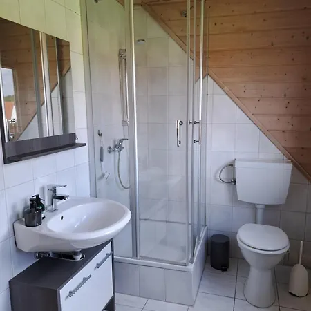 Apartamento Gemütliche Dachgeschoss-ferienwohnung Nahe Brombachsee Und Bahnhof *